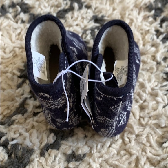 NWT Baby booties, dark blue, fuzzy inside - Picture 4 of 6